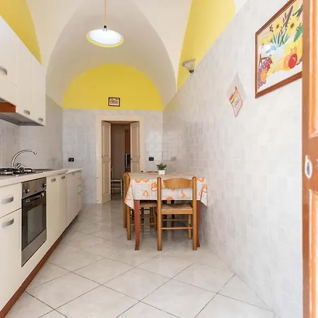 Riviera Centro Storico Apartment *